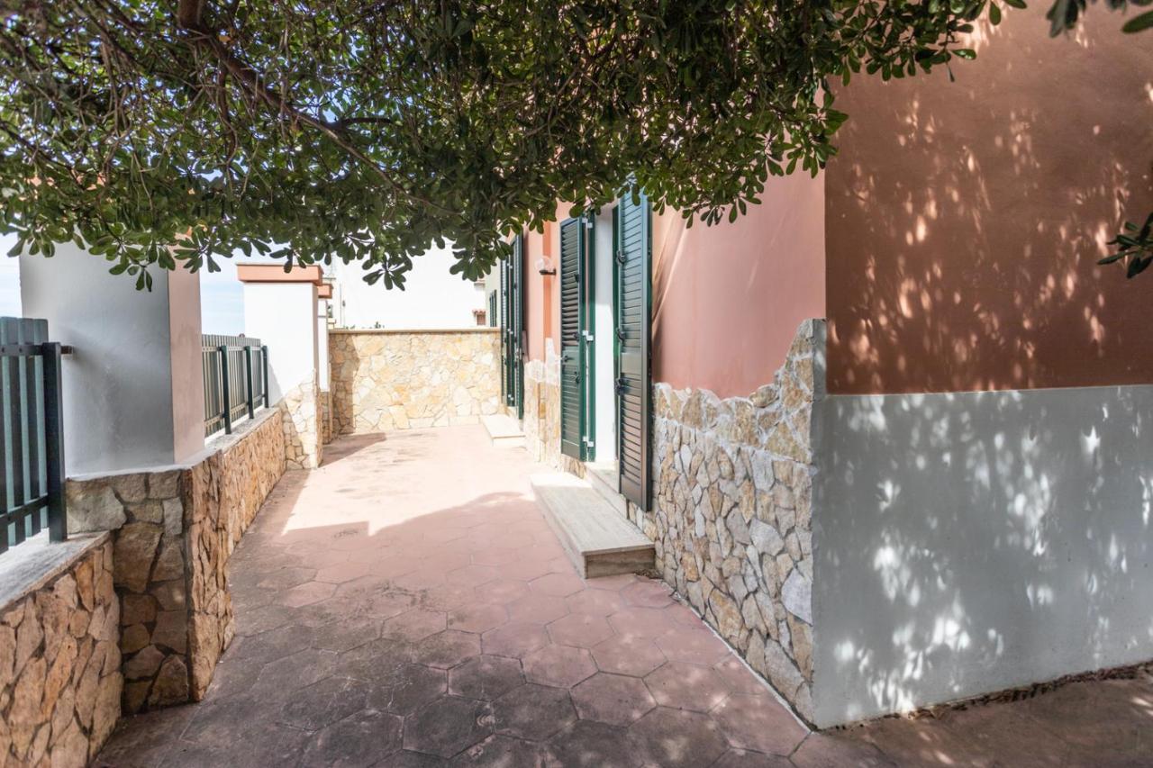 Villetta Bianca Sulla Spiaggia - Apulia Home Галлиполи Экстерьер фото